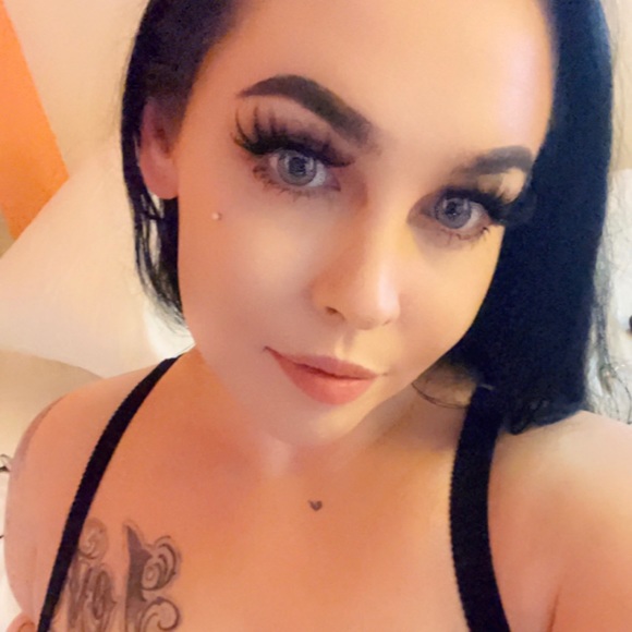 Meet your Posher, Jennifer - Picture 1 of 1